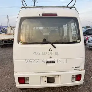 New Suzuki Every 2015 White