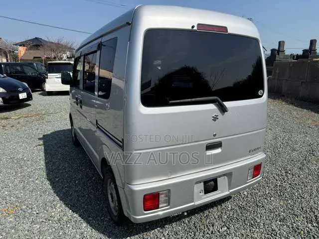 New Suzuki Every 2011 Silver