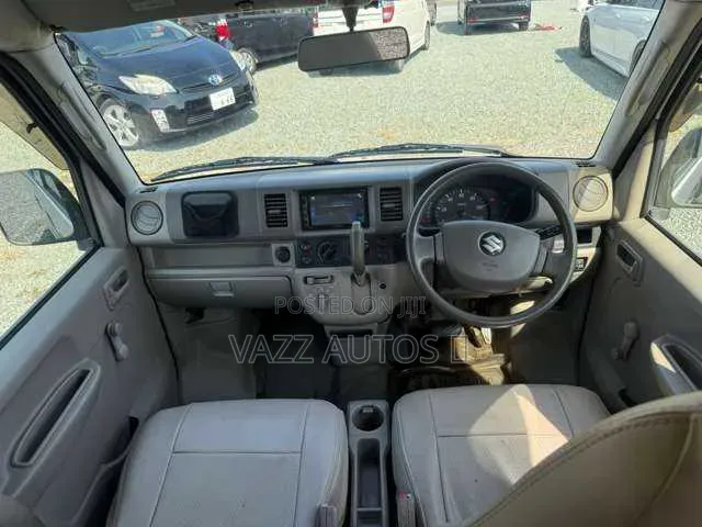 New Suzuki Every 2011 Silver