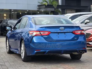 Toyota Camry 2019 Blue