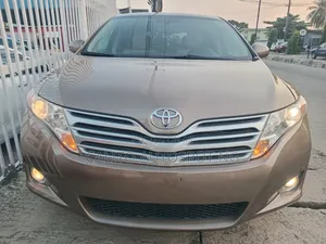 Toyota Venza V6 2010 Gold