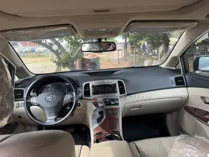 Toyota Venza AWD 2012 Brown