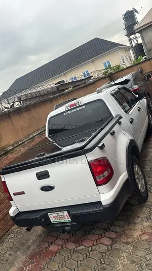 Ford Sport Trac 2007 White