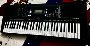 Piano Yamaha E363