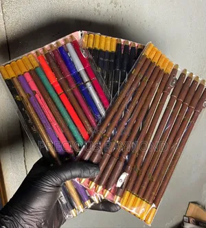 Eye and Lip Liner