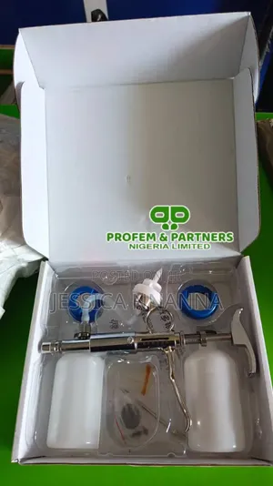 Adjustable Continuous Syringe or Injector With Bottle