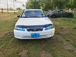 Toyota Camry LE 4dr Sedan (2.2L 4cyl 4A) 2000 White