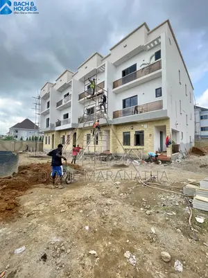 4bdrm Townhouse/Terrace in Jahi for sale