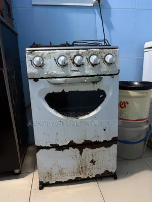 Used 4-Burner Gas Cooker With Oven
