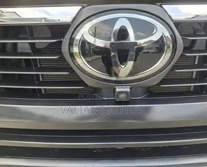 Toyota Hilux 2024 White