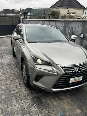 Lexus NX 2021