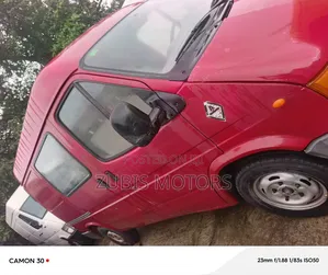 Ford Transit 2000 Red