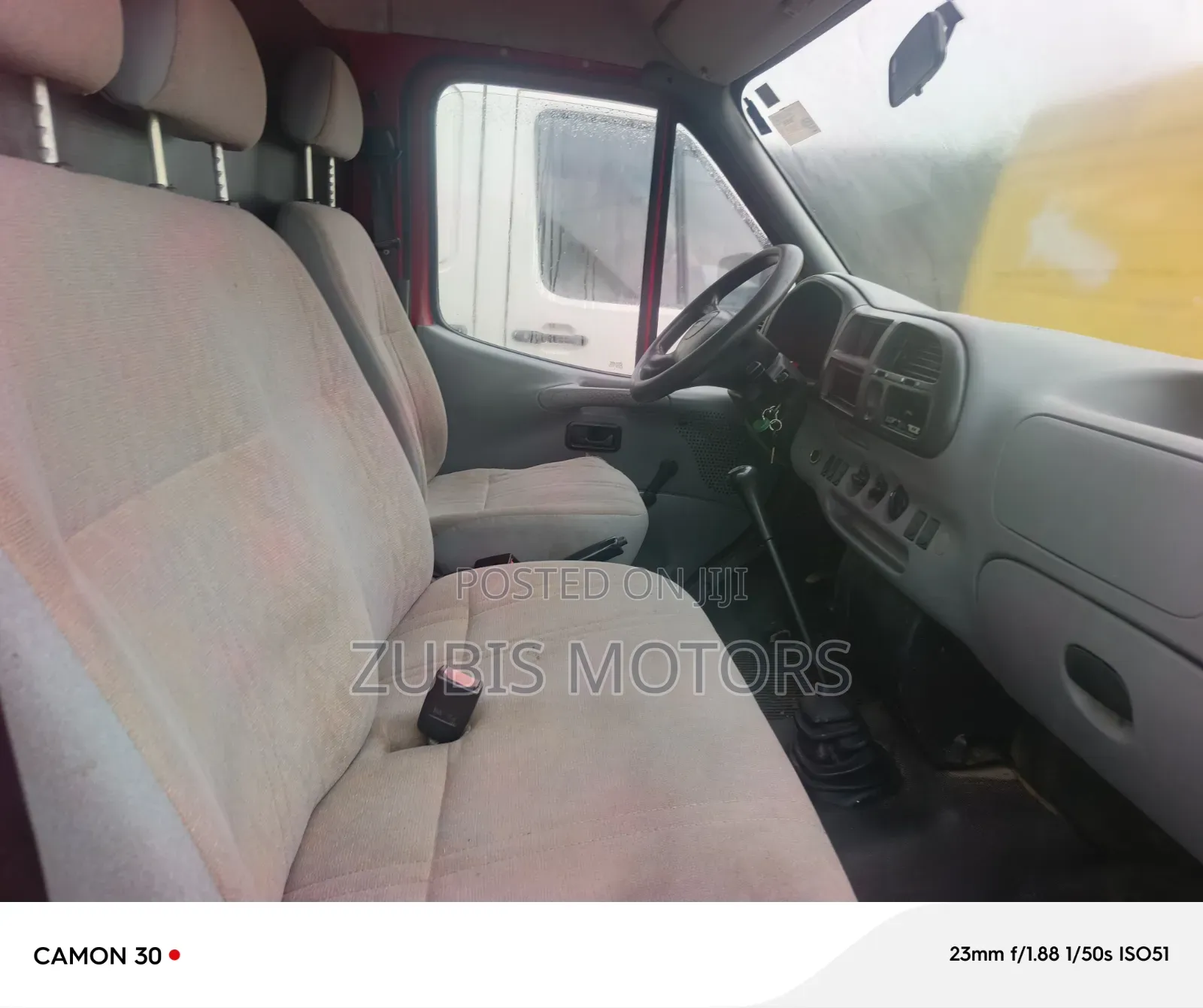 Ford Transit 2000 Red