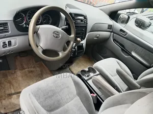 Toyota Sienna 2006 Silver