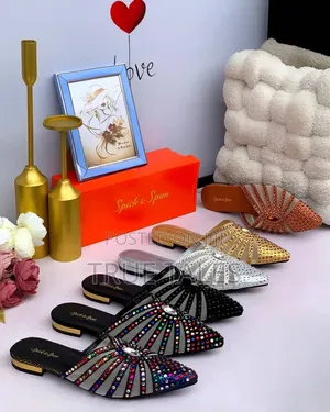 Chic Flat Heels Slippers Sizes 37 to 43 #Iys
