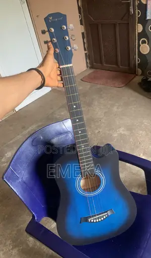 Greatpower Acoustic Guitar + Bag + 2 Picks + Extra Strings