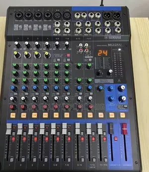 Yamaha Mg12xu 12-channel Analog Mixing Console With Usb Effects