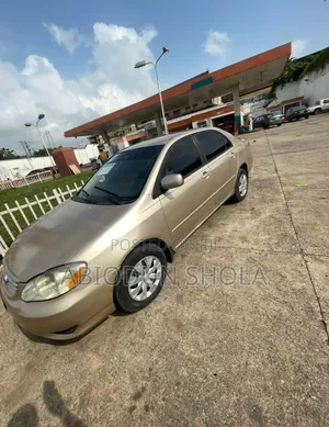 Toyota Corolla 2004 Gold