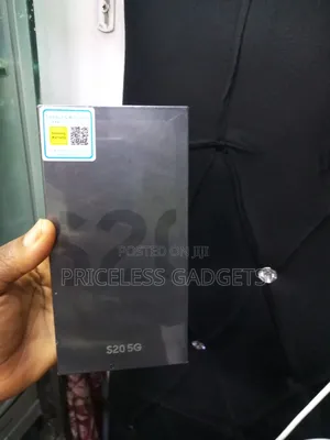 New Samsung Galaxy S20 128 GB Black