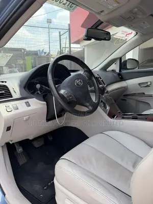 Toyota Venza AWD 2010 Blue