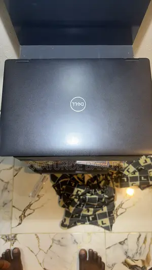 Laptop Dell Latitude 5300 2-in-1 8GB Intel Core i5 HDD 256GB