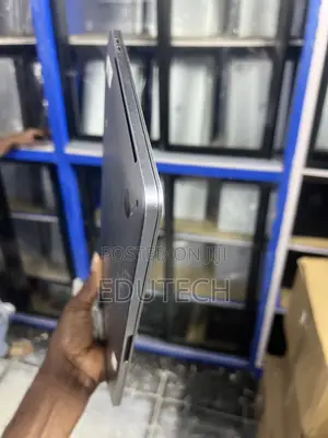 Laptop Apple MacBook Pro 2020 16GB Intel Core i7 SSD 512GB
