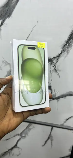 New Apple iPhone 15 128 GB Green
