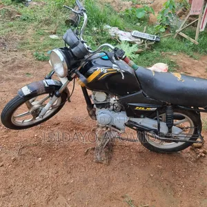 TVS HLX Plus ES 2021 Black