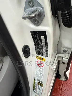 Toyota Highlander XLE 4dr SUV (3.5L 6cyl 6A) 2014 White