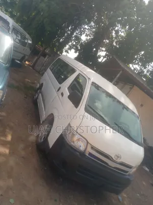 Toyota HiAce 2013 White