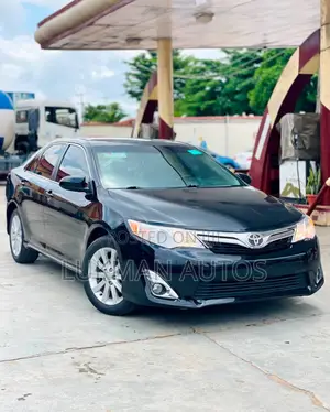 Toyota Camry XLE 4dr Sedan (2.5L 4cyl 6A) 2013 Black