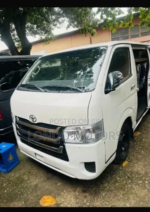 Toyota HiAce 2014 White