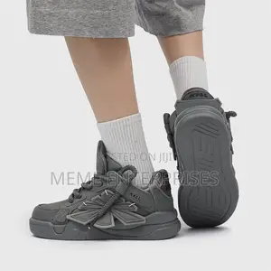 Grey——-Sneak