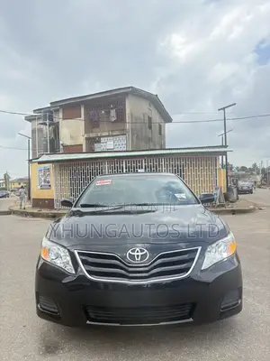 Toyota Camry LE V6 4dr Sedan (3.5L 6cyl 6AM) 2010 Black