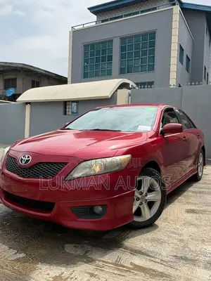 Toyota Camry SE 4dr Sedan (2.5L 4cyl 6A) 2011 Red
