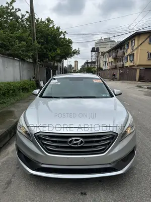 Hyundai Sonata Sport Sedan FWD (2.4L 4cyl 6A) 2016 Silver