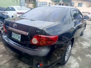 Toyota Corolla LE 4dr Sedan (1.8L 4cyl 4A) 2010 Gray