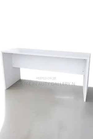 Modern Standing-Height Meeting Table (High Table).