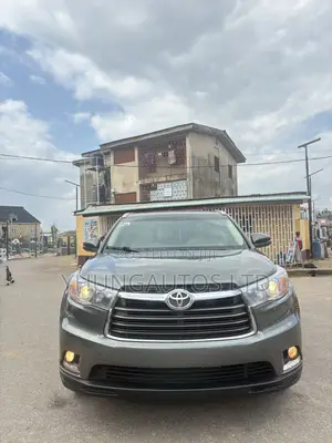 Toyota Highlander Limited 4dr SUV AWD (3.5L 6cyl 6A) 2015 Gray