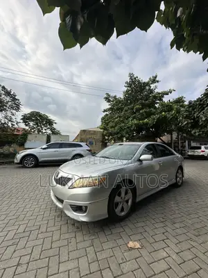 Toyota Camry SE 4dr Sedan (2.5L 4cyl 6A) 2011 Silver