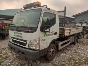 Mitsubishi Fuso Tipper 2004 White