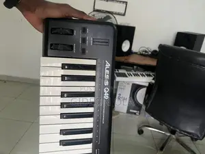 Alesis Q49 Midi Keyboard Controller