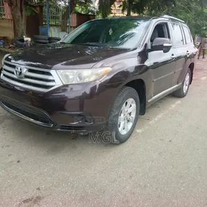 Toyota Highlander 2.7L 2WD 2013 Burgundy