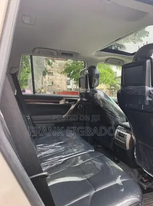 Lexus GX 460 2010 Gold