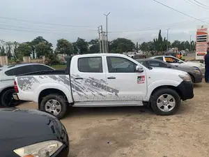 Toyota Hilux SR5 4x4 2014 White