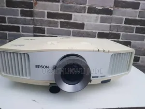 Direct Tokunbo 5000 Lumen Epson Projector Suitable for Outdoor Events
