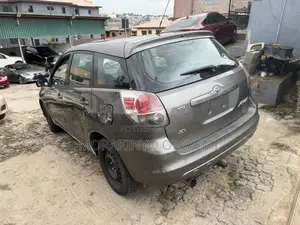 Toyota Matrix Hatchback FWD (1.8L 4cyl 5M) 2008 Gray