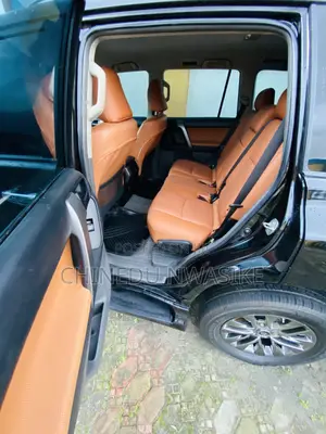 Toyota Land Cruiser Prado 2022 Black