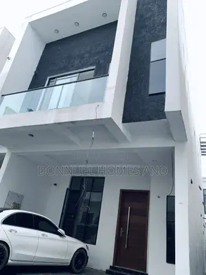 4bdrm Townhouse/Terrace in Ikota for sale