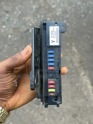 Engine Room Fusebox/Junction Block Toyota Highlander(2008–2012)